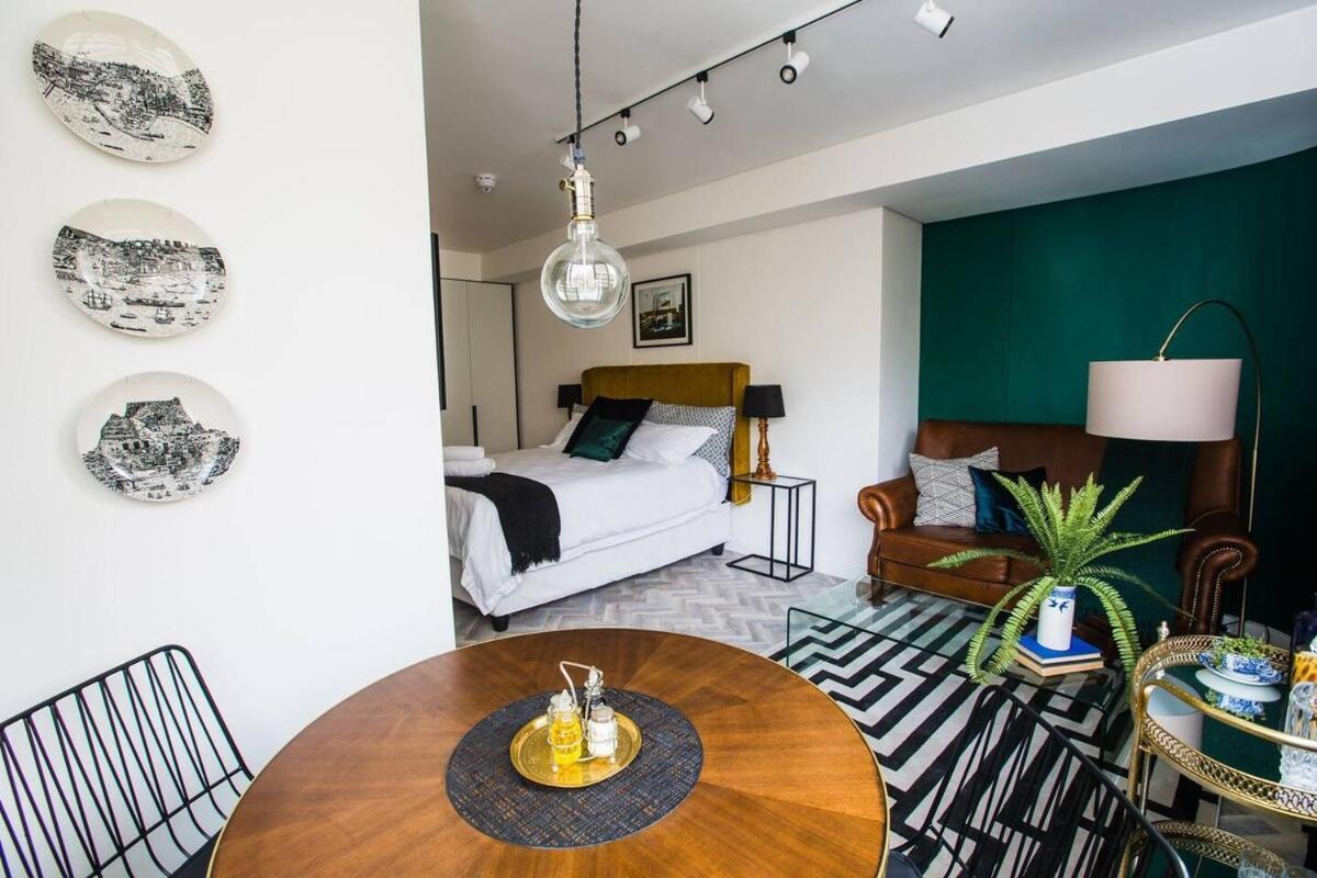 Opulent Gem City Centre Getaway Appartement Kaapstad Buitenkant foto