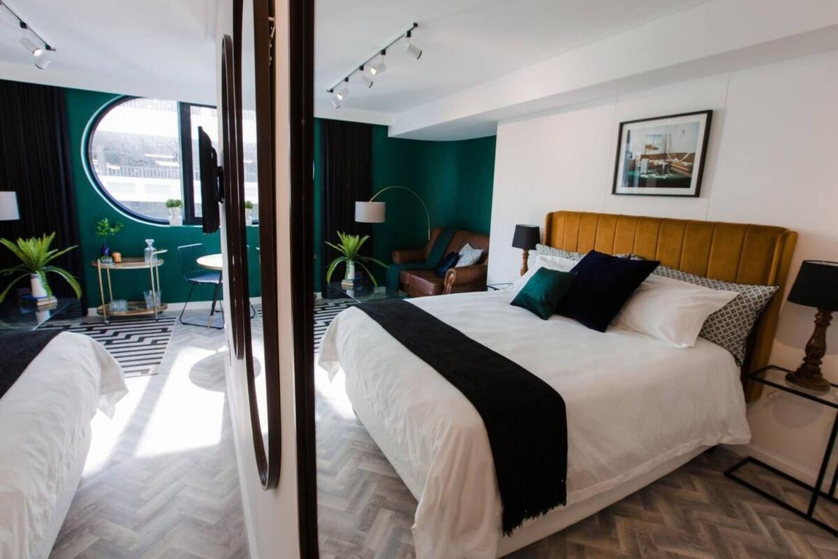 Opulent Gem City Centre Getaway Appartement Kaapstad Buitenkant foto